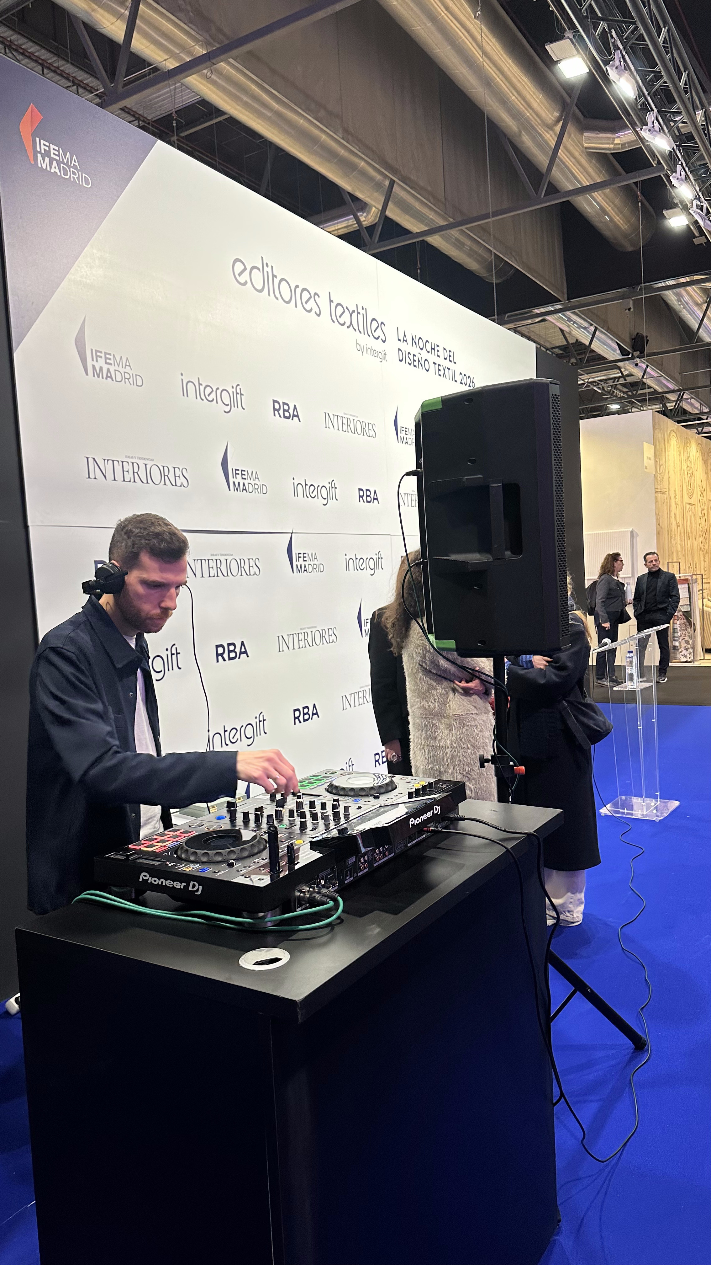 DJ en la fiesta de editores textiles de Intergift 2026, IFEMA Madrid